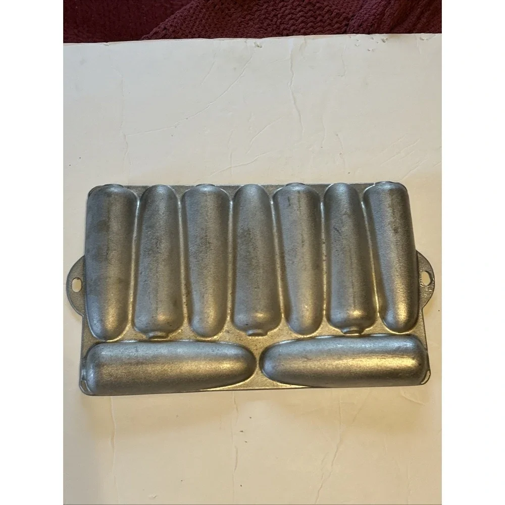 Vintage Cast Aluminum 9 Stick Cornstick Pan 12 7/8'' X 7 1/2